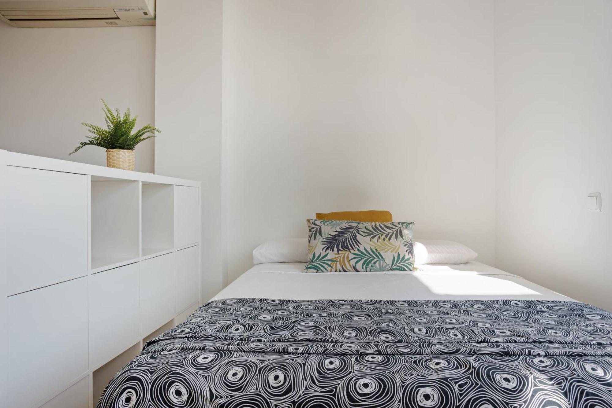 Apartamento With Balcony In Sanchinarro *